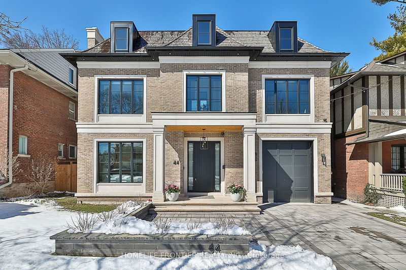 44 Alexandra Blvd  Toronto, M4R 1L7 | Image 1