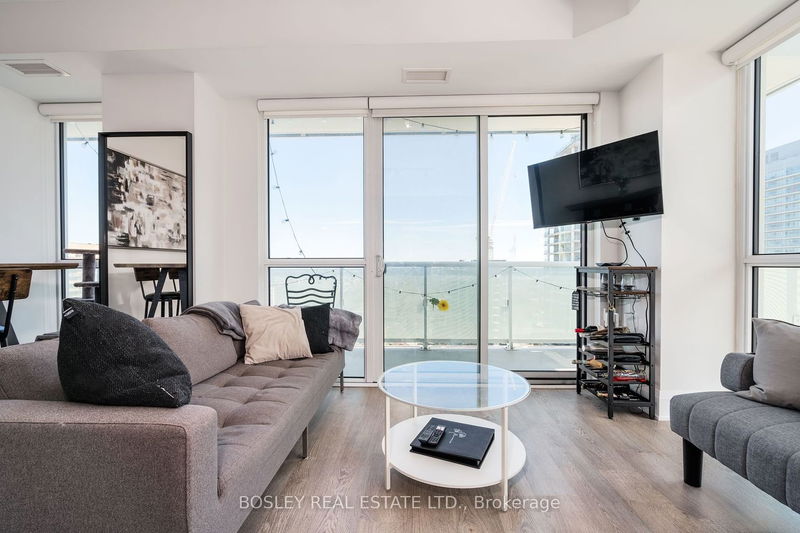 home for lease on 2507-101 Erskine Avenue