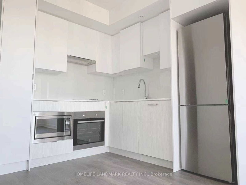 home for lease on 2311-99 Broadway Avenue