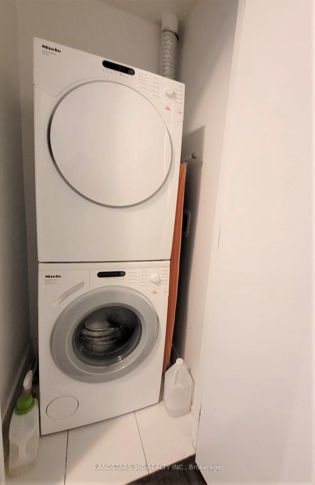 170 Avenue Road, Unit 905 - Photo 10