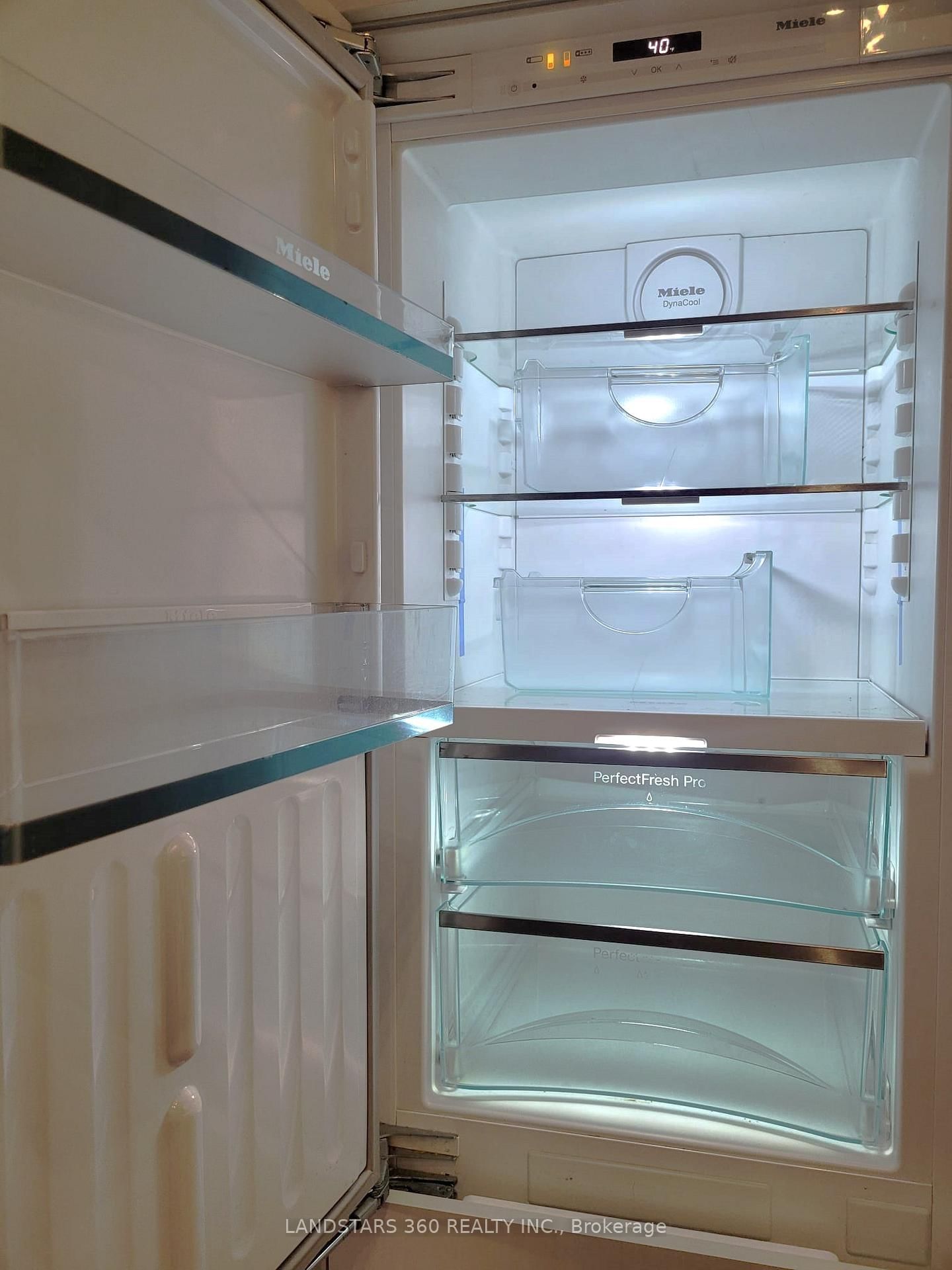 170 Avenue Road, Unit 905 - Photo 3