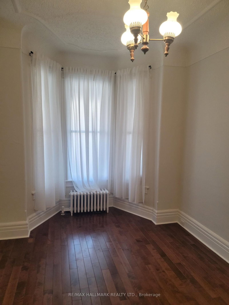 Main - 100 Montrose Ave, Toronto, M6J 2T7 | Image 3