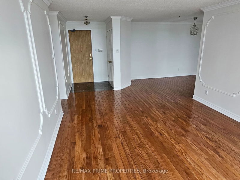 home for lease on Ph112-1101 Steeles Avenue W
