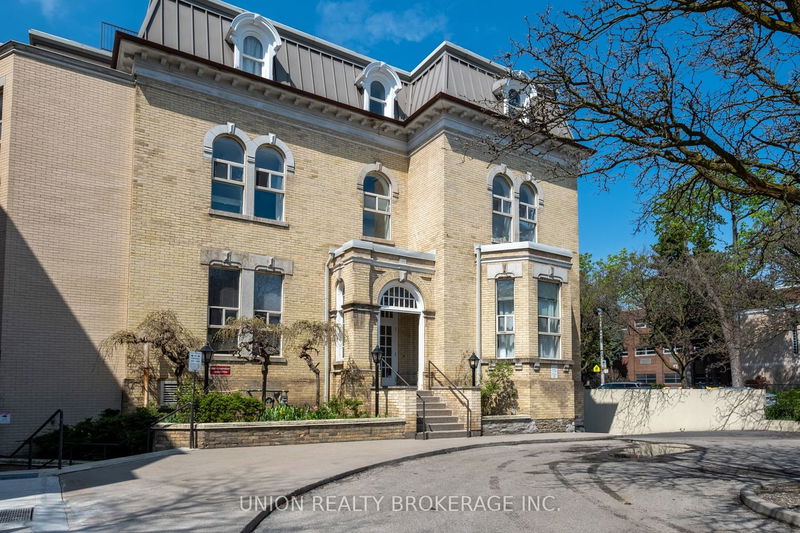 home for sale on 1L-150 Beverley Street
