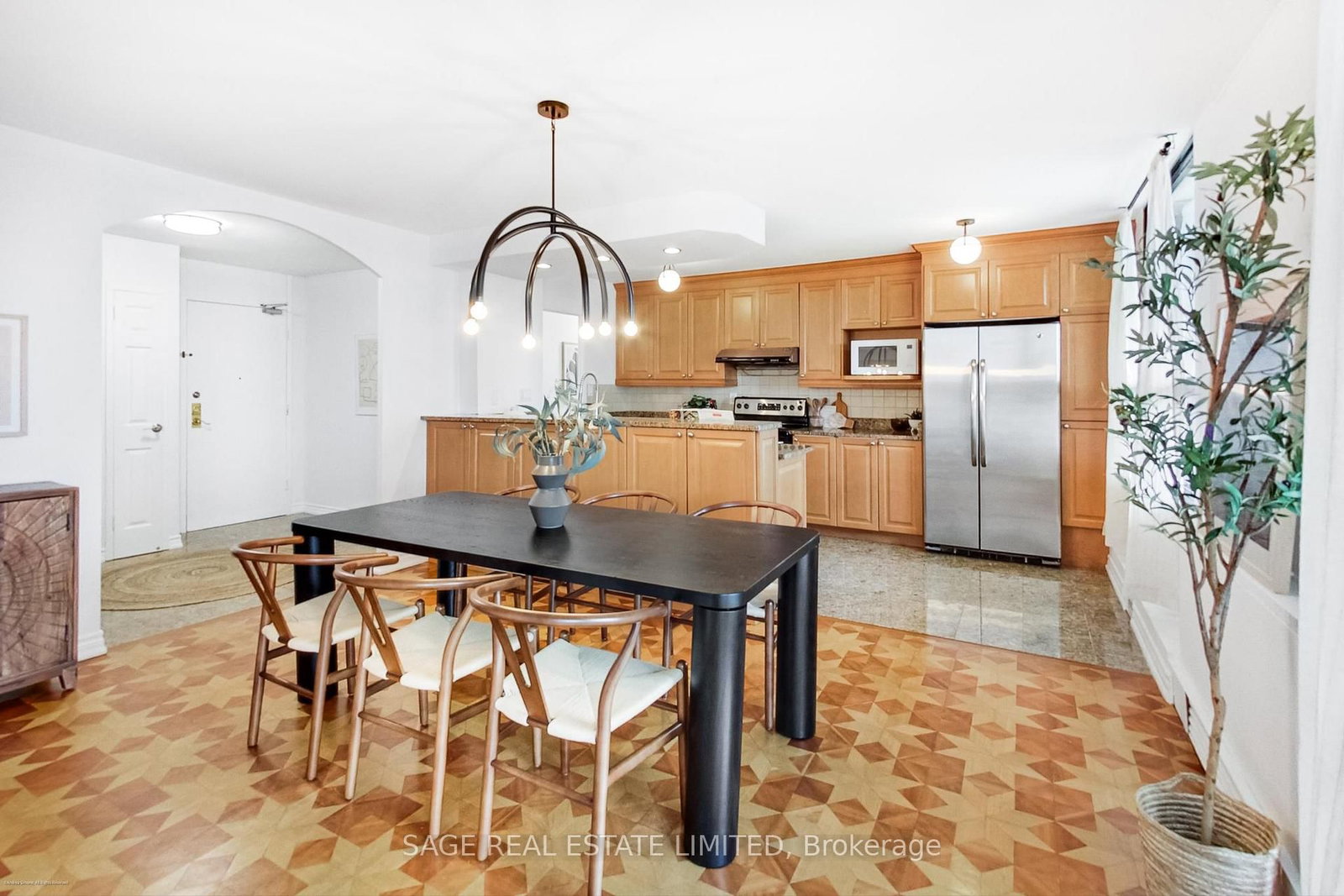 Listing Image 10