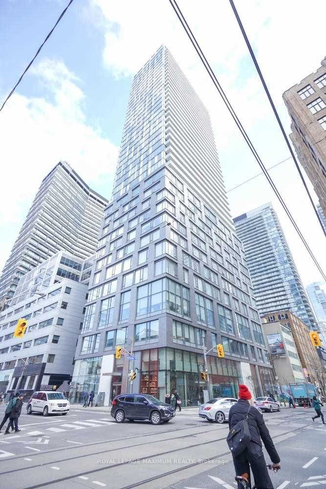home for lease on 3208-101 Peter Street