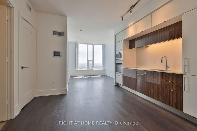 home for lease on 4709-10 York Street