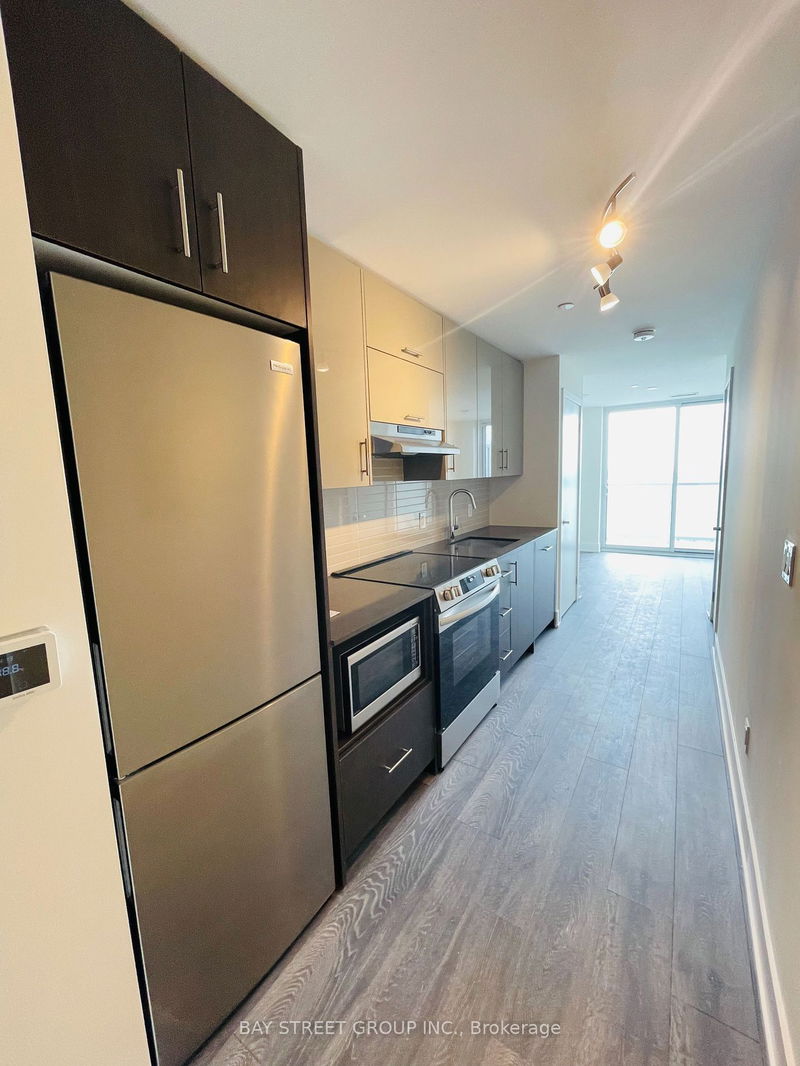 home for lease on 2506-188 Fairview Mall Drive
