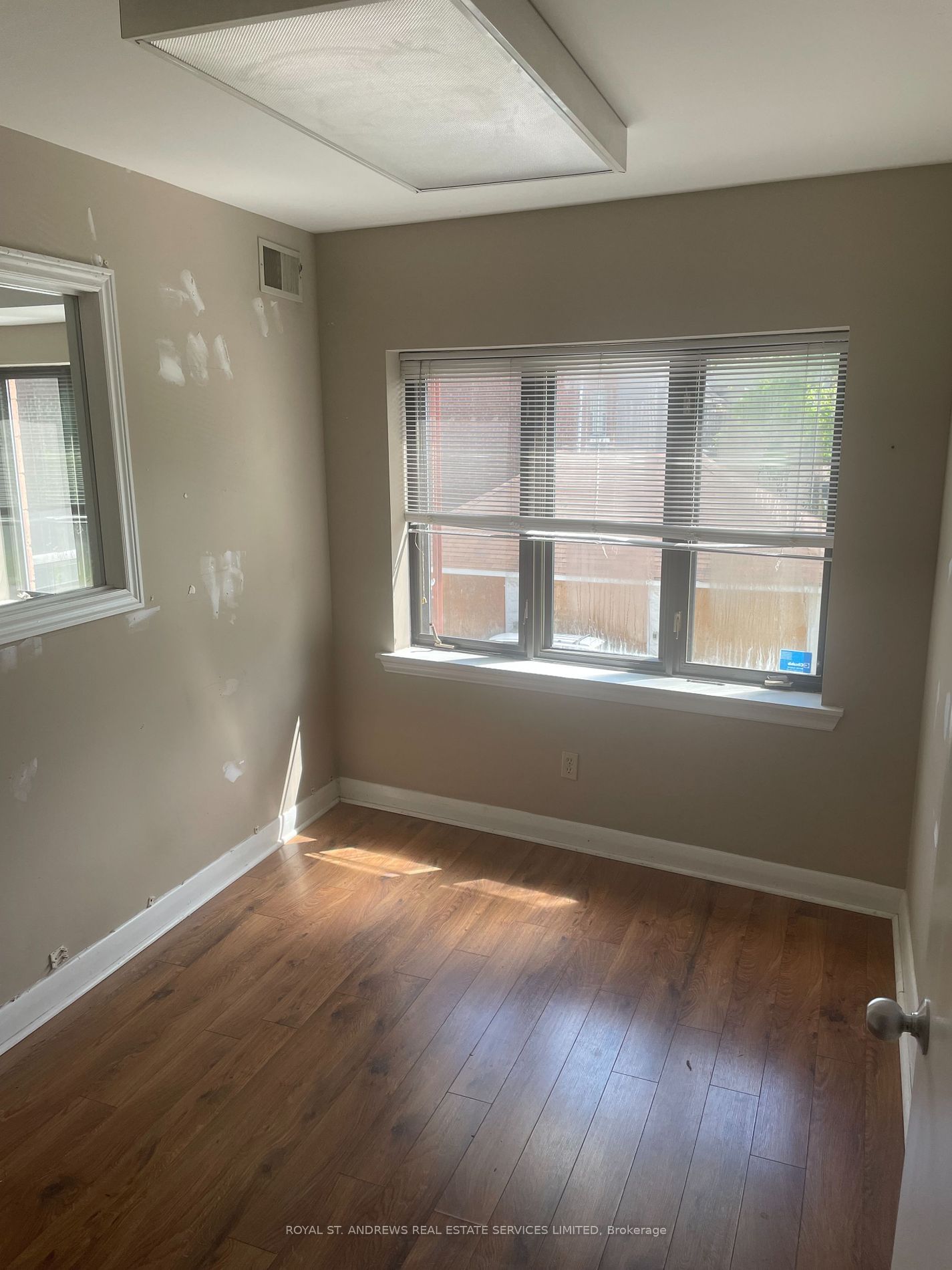 2601 Yonge Street E - Photo 5