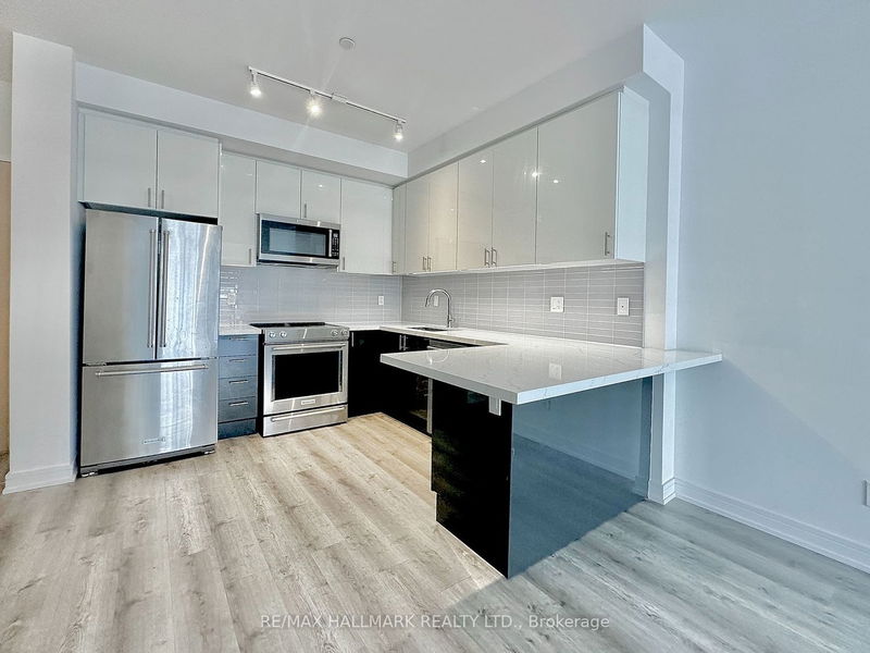home for lease on Gph01-621 Sheppard Avenue E