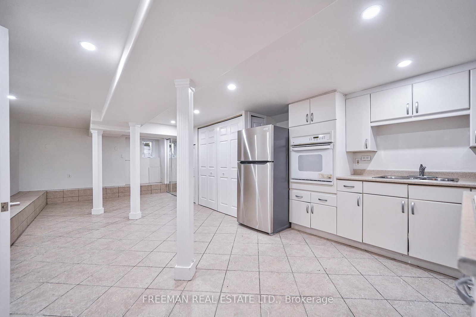 348 Wellesley Street E - Photo 25