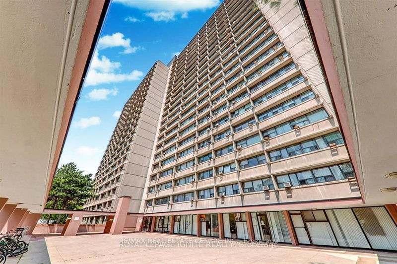 home for sale on 2204-100 Leeward Glwy