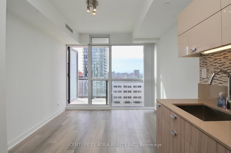 1303 - 290 Adelaide St W, Toronto, M5V 0P3 | Image 3