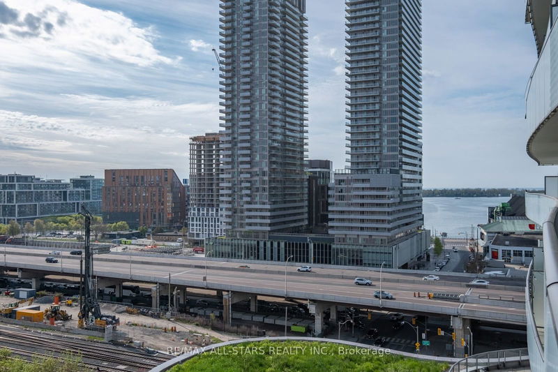 home for sale on 1107-1 Market Street