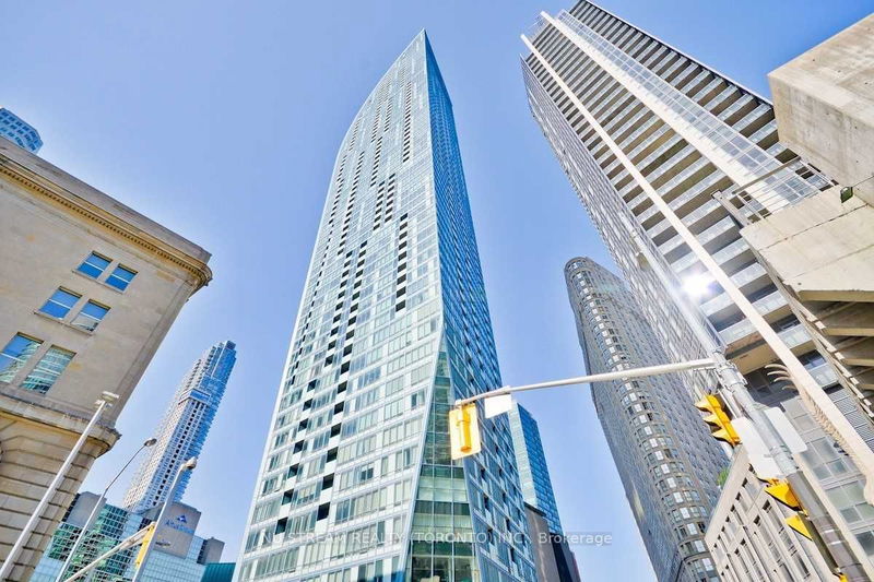 home for lease on 2111-8 The  Esplanade