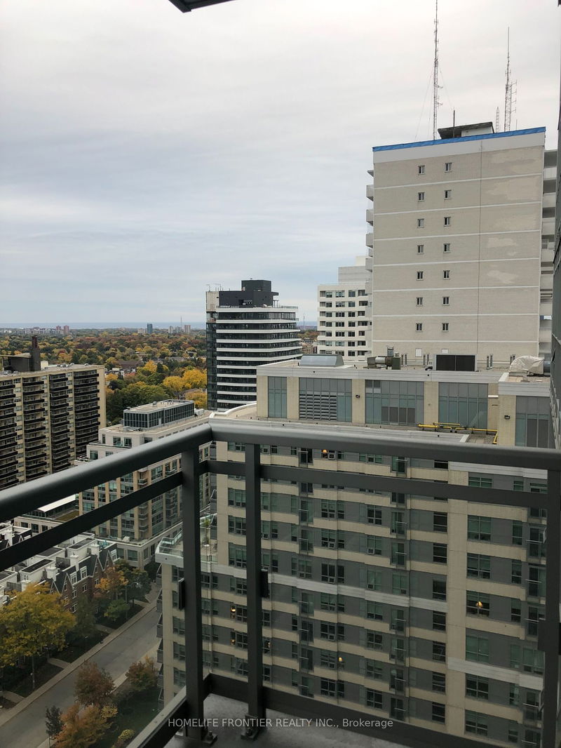 home for lease on 1906-89 Dunfield Avenue