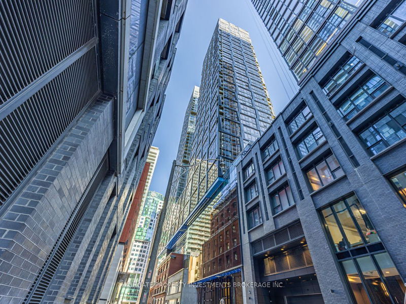 home for lease on 1313-35 Mercer Street
