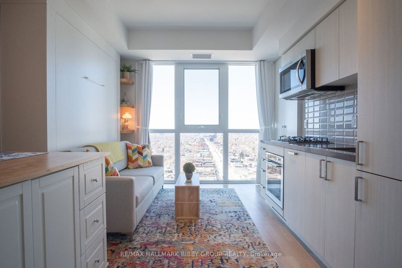 home for lease on 1909-501 St Clair Avenue W