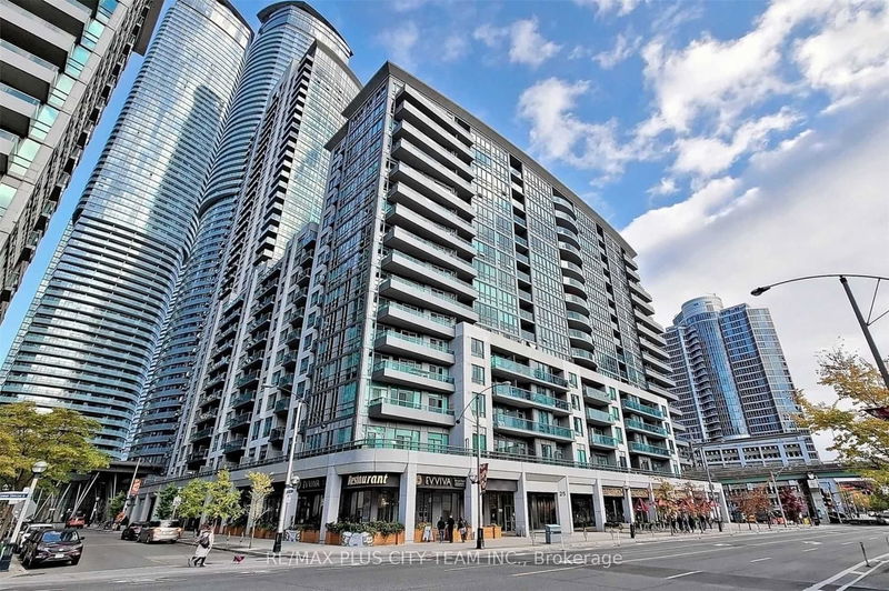 home for lease on 315-25 Lower Simcoe Street
