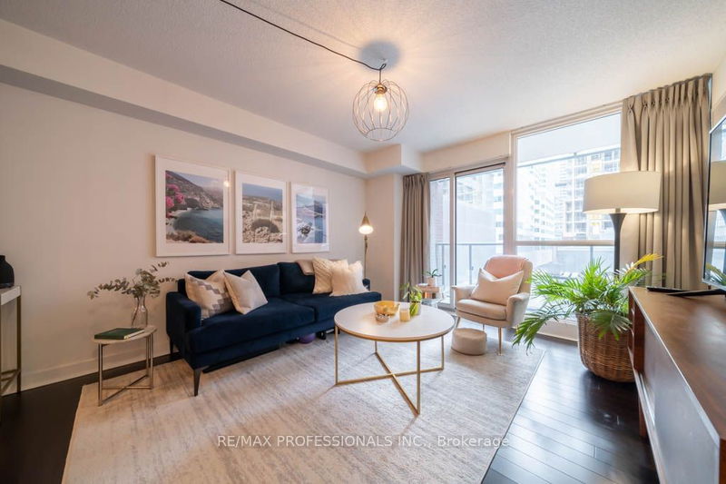 home for lease on 415-295 Adelaide Street W