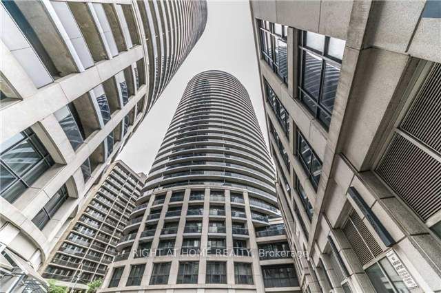 home for lease on 2910-25 Carlton Street