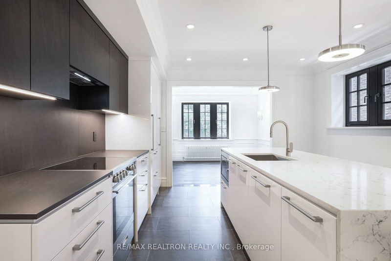 home for lease on 301-2 Clarendon Avenue