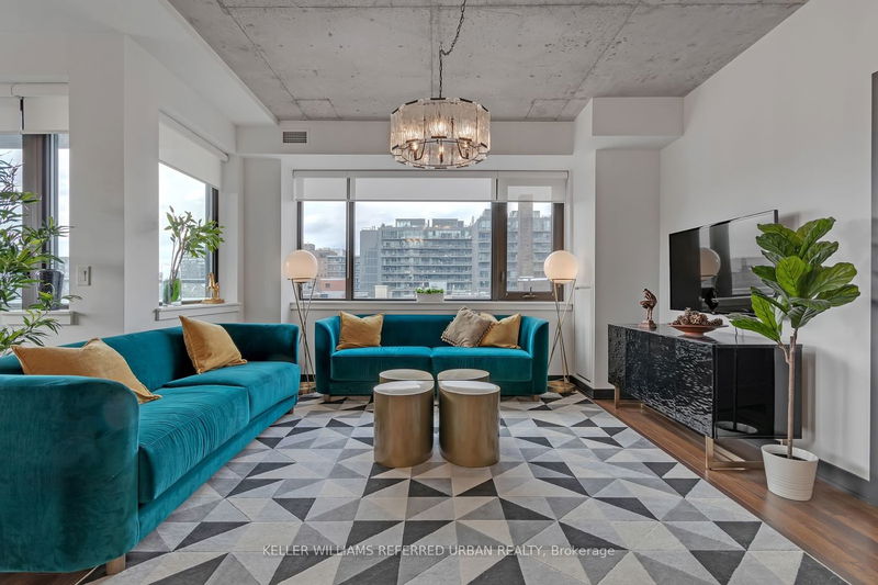home for lease on 710-400 Wellington Street W