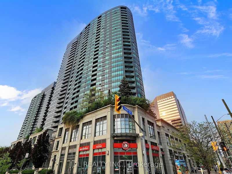 home for sale on 2207-15 Greenview Avenue