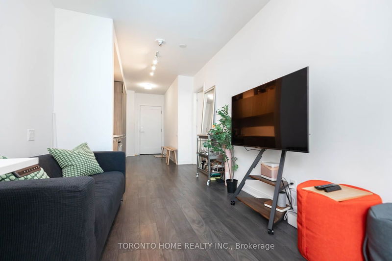 home for lease on 1108-50 Charles Street E