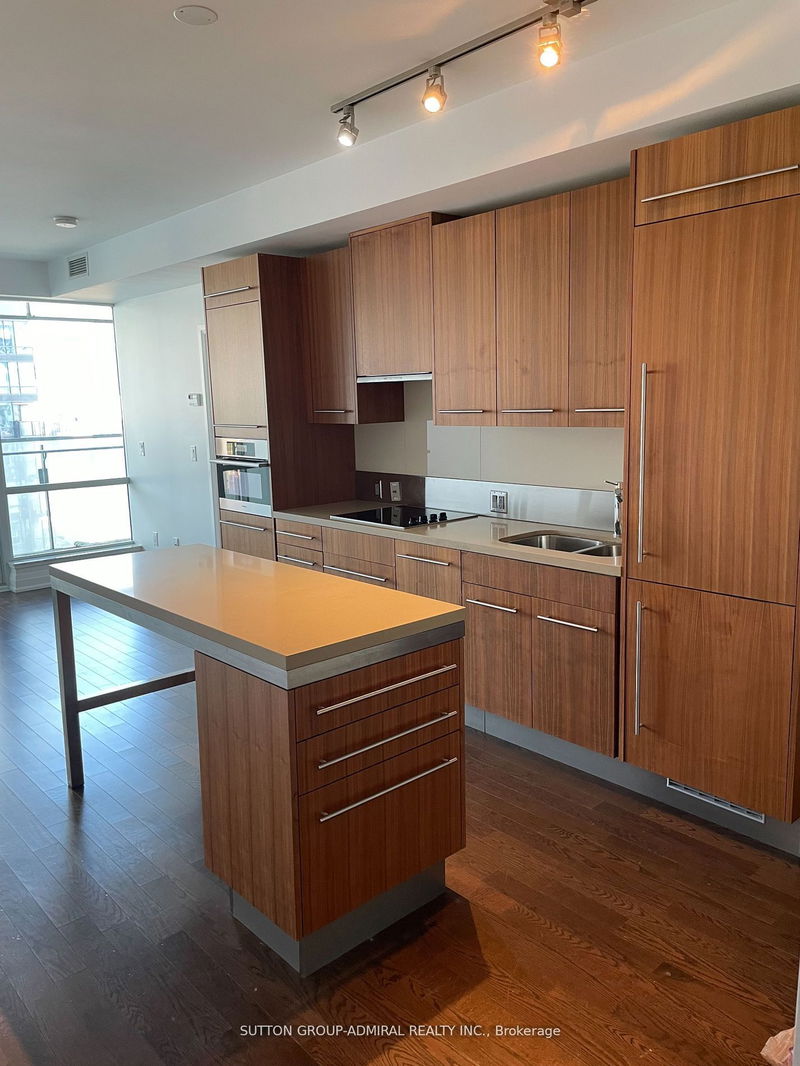 home for lease on 1407-80 John Street