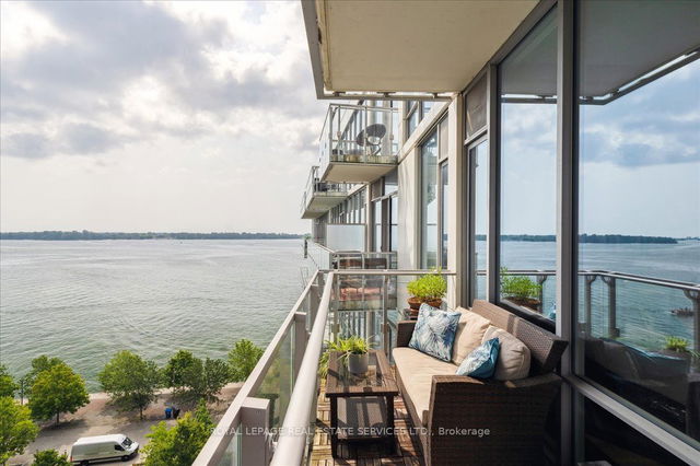 910 - 29 Queens Quay