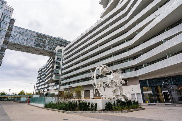 910 - 29 Queens Quay