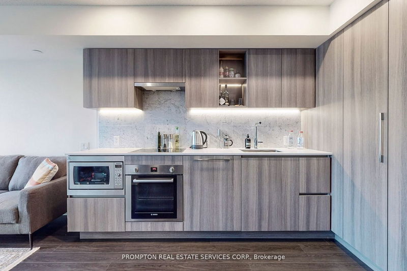 home for lease on 1610-19 Bathurst Street