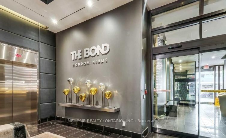 3912 - 290 Adelaide St W, Toronto, M5V 1P6 | Image 2