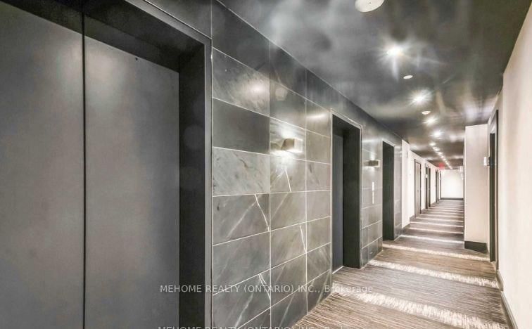 3912 - 290 Adelaide St W, Toronto, M5V 1P6 | Image 3