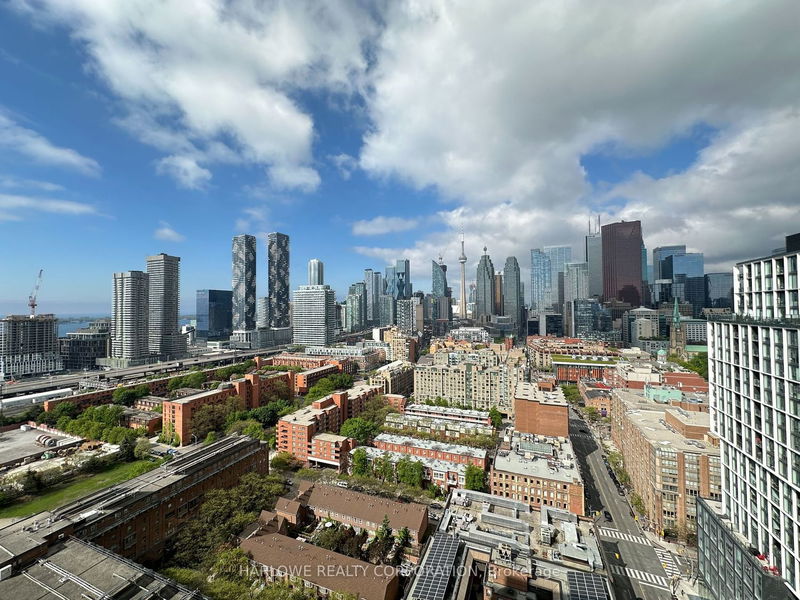home for lease on 2433 W-135 Lower Sherbourne Street