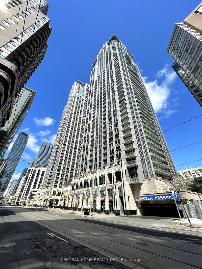 home for lease on 1002-761 Bay Street