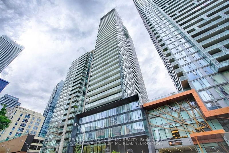 home for lease on 802-28 Wellesley Street E