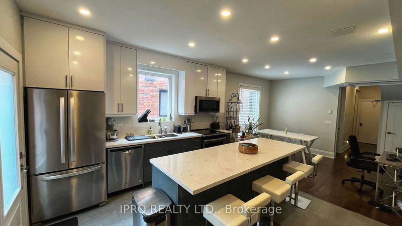 home for lease on 1-Main-471 Ossington Avenue