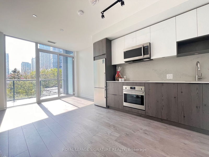 home for lease on 419-5 Defries Street