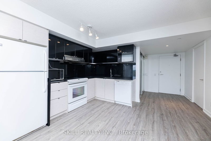  908 - 72 Esther Shiner Blvd  Toronto, M2K 0C4 | Image 6