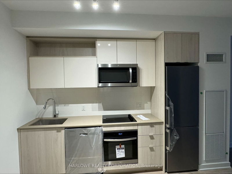 home for lease on 2710 E-70 Princess Street
