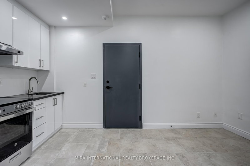 104 - 180 Sherbourne St, Toronto, M5A 2R7 | Image 2