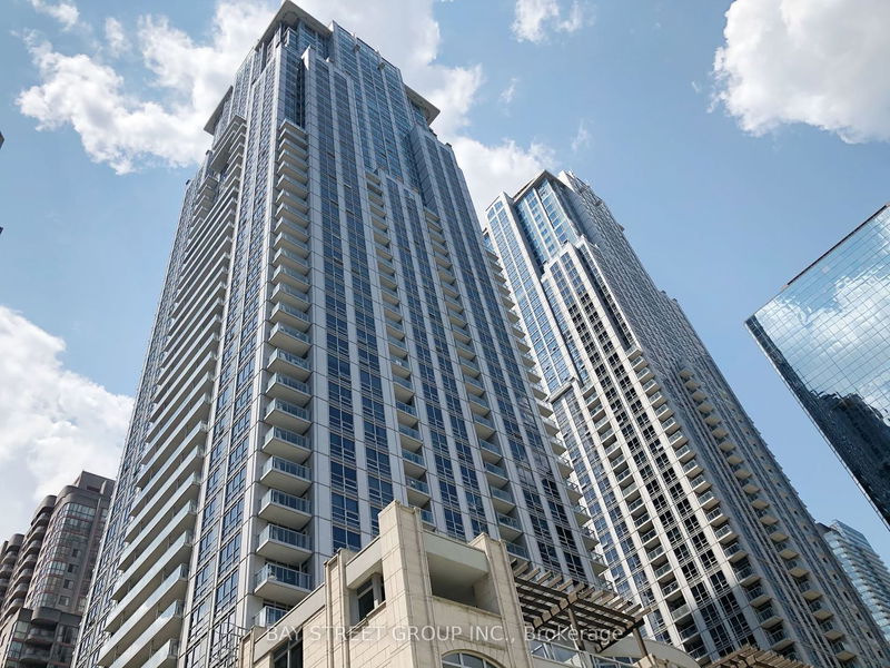 home for lease on 2509-761 Bay Street