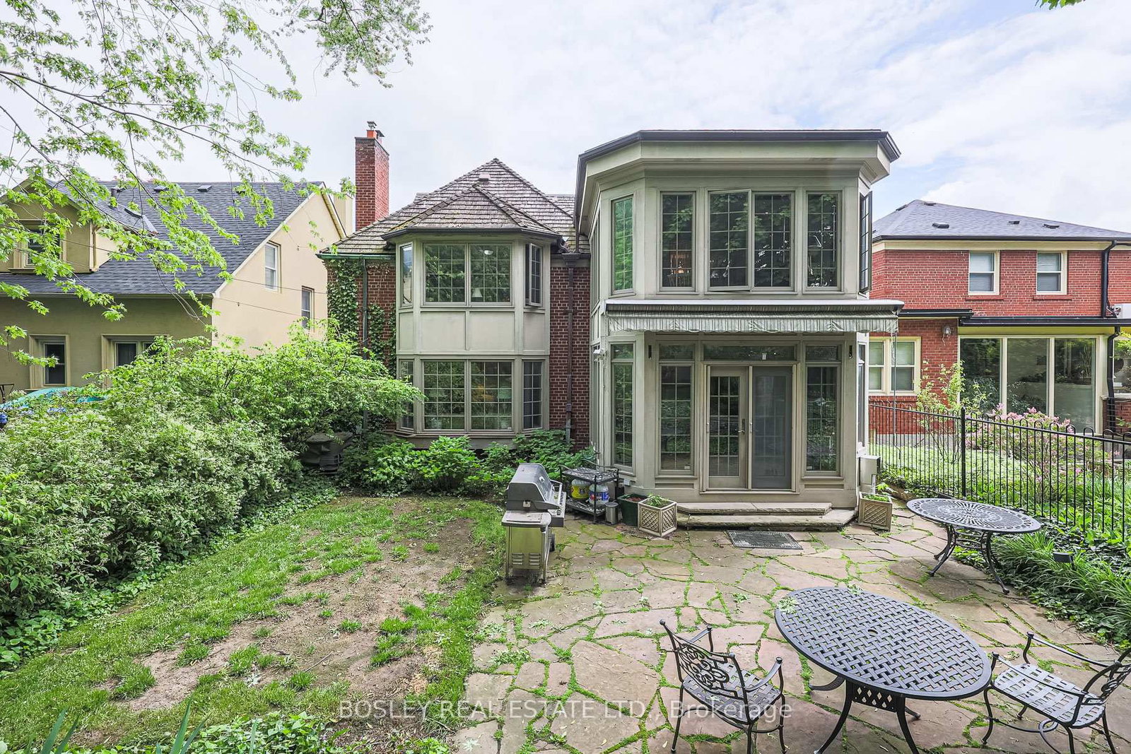 Listing Image 4