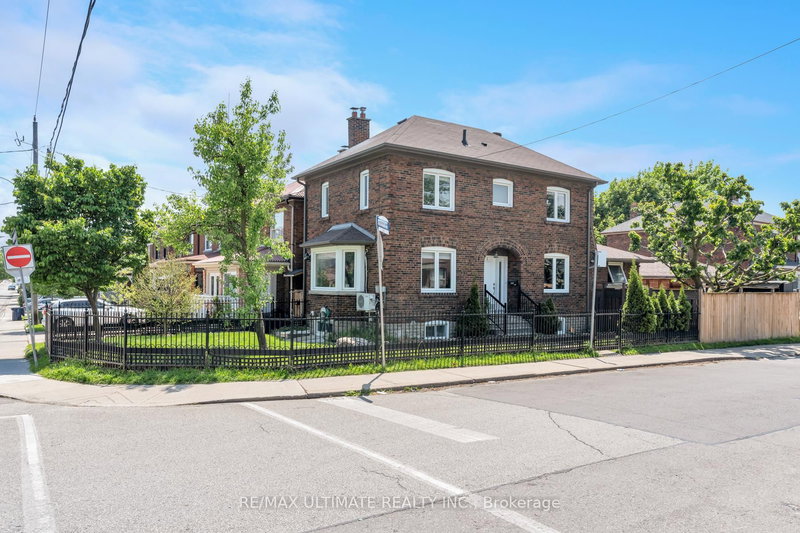 290 Westmount Ave, Toronto, M6E 3N1 | Image 2