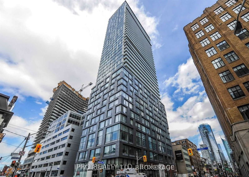 home for lease on 405-101 Peter Street