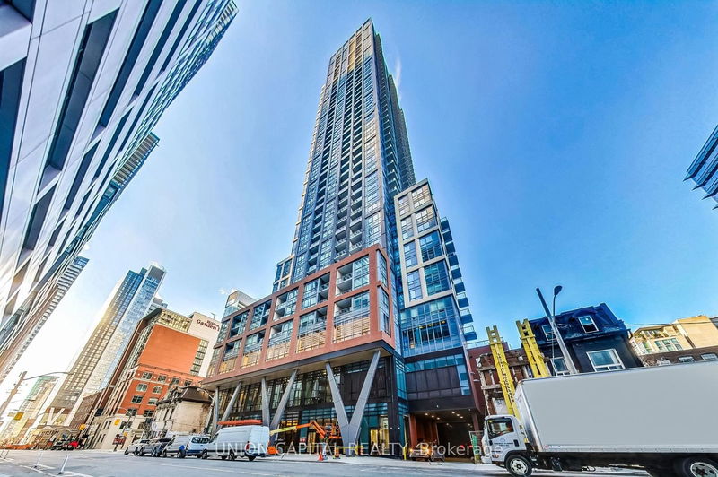home for lease on 3305-108 Peter Street