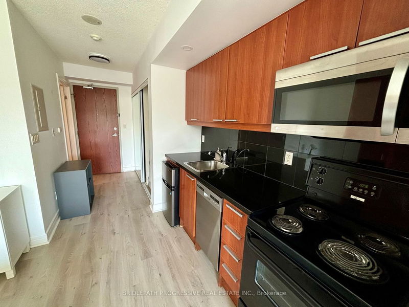 home for lease on 313-19 Avondale Avenue
