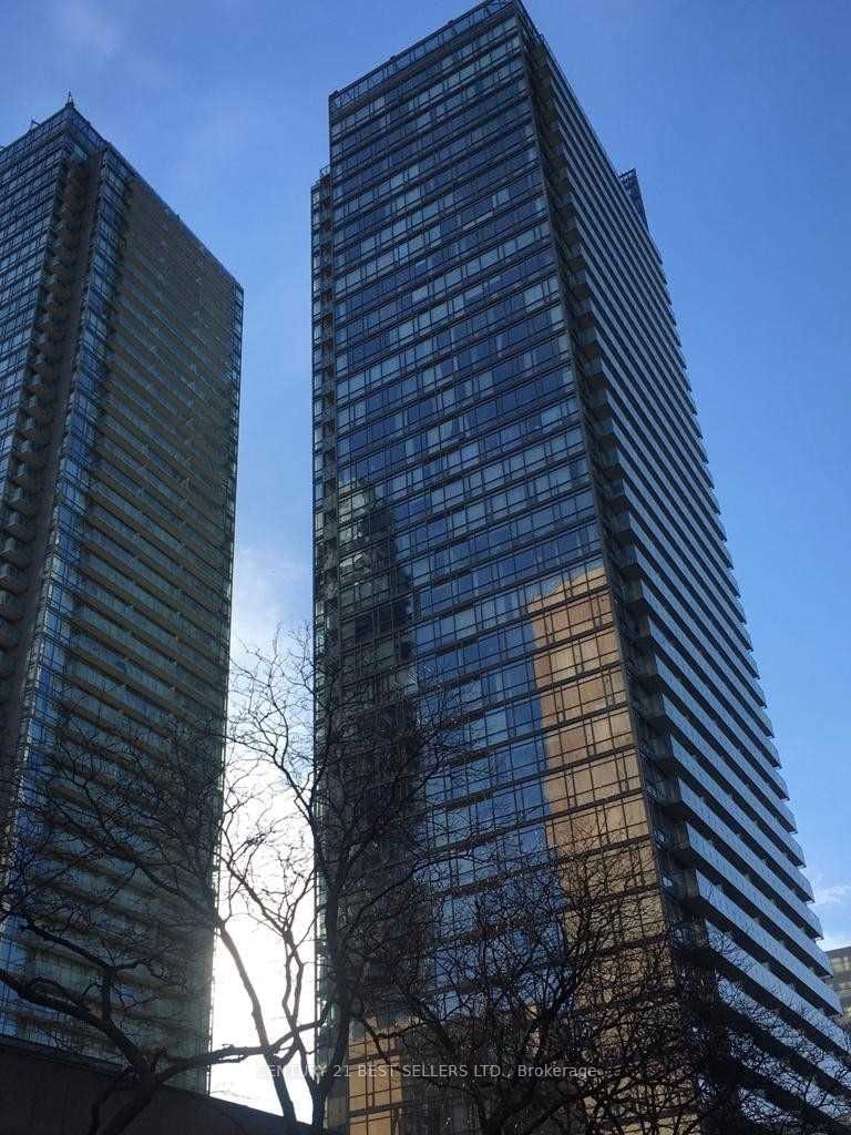 home for lease on 1808-37 Grosvenor Street